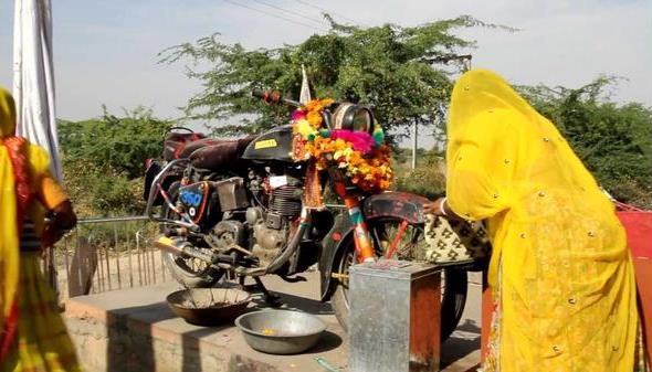 extraordinary-india Bullet Baba in Rajasthan
