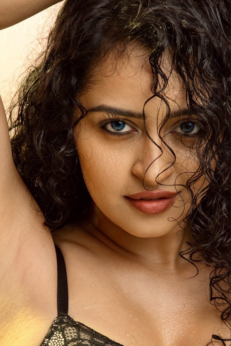 Actress Apsara Rani Hot Pics