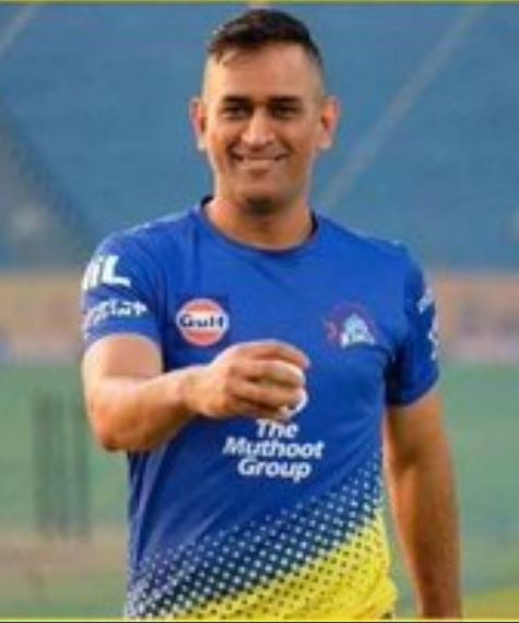 ms-dhoni-in-csk-jersey