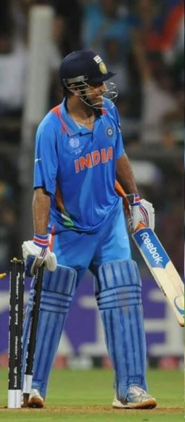 ms-dhoni-on-the-field