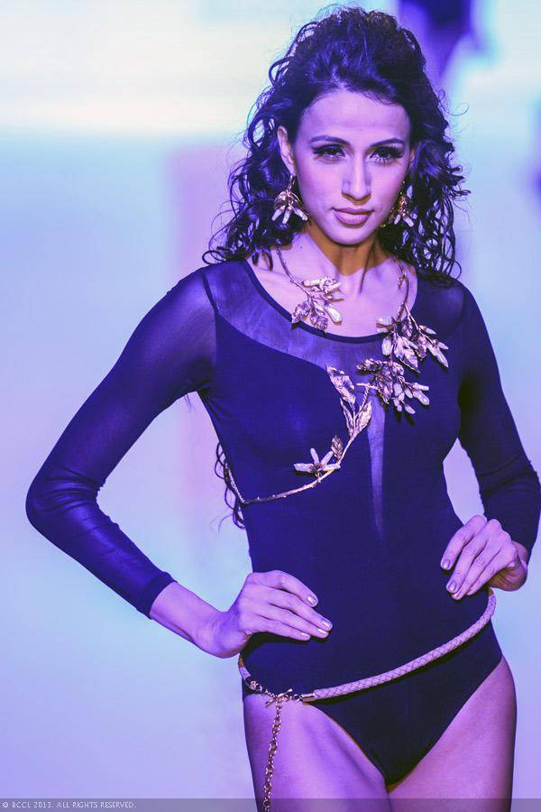 Alesia Raut hot indian female model