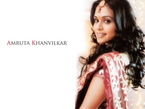 Amruta Khanvilkar cute face