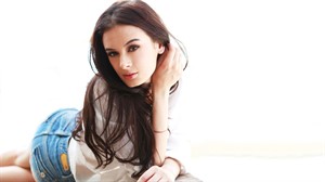 beautiful Evelyn Sharma 1080p Full hd images photos