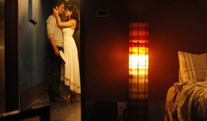 Jism 2 movies kiss scene