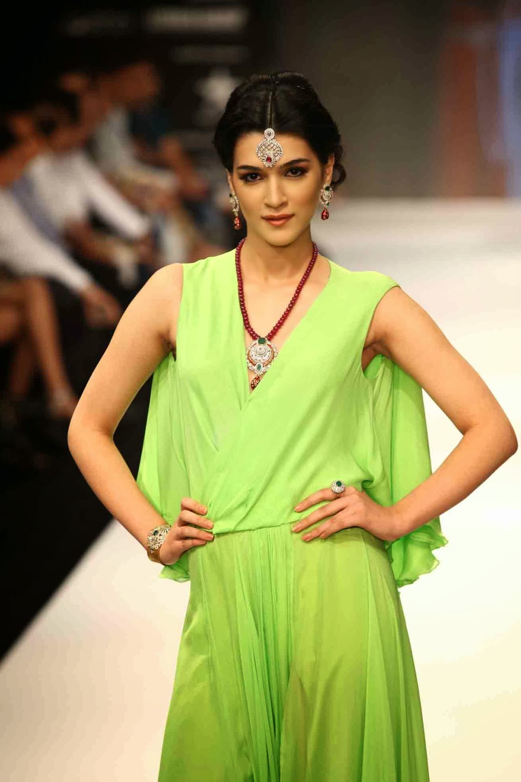 Kriti Sanon model sexy images
