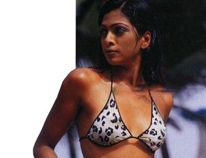 Nina Manuel in bikini