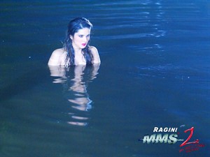 ragini mms 2 hot under water