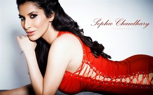sophie choudey hot spicy legs cleavage pics