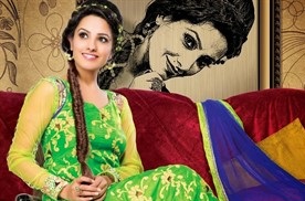 Television Actress Anita Hassanandani Hot Wallpapers