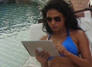 Veena Malik in bikini