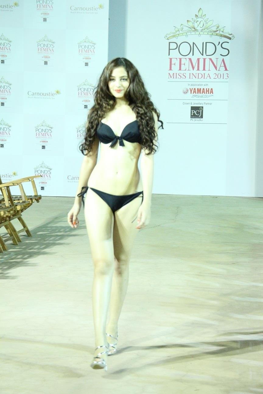 Zoya Afroz bold in bikini