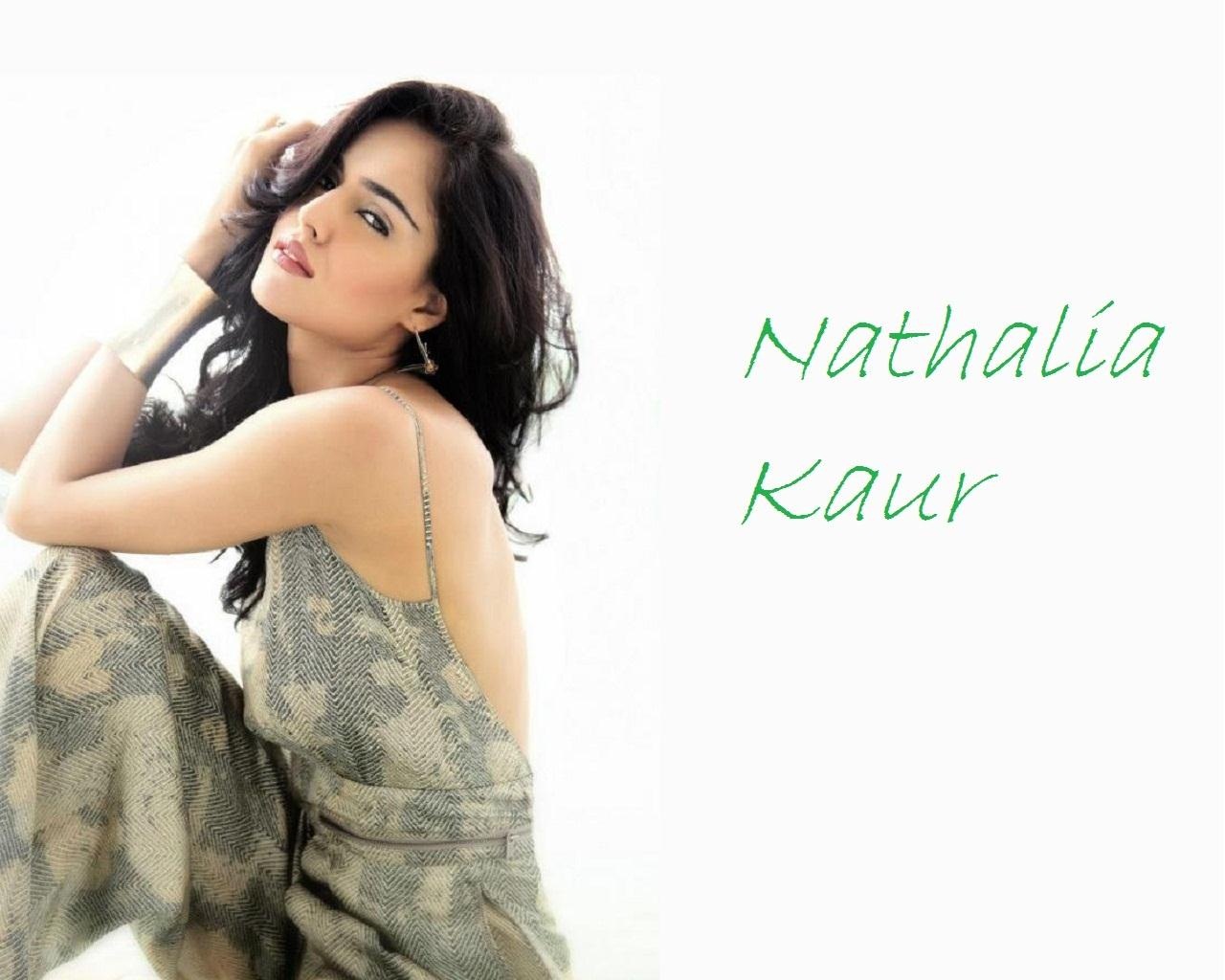 Nathalia Kaur wallpapers