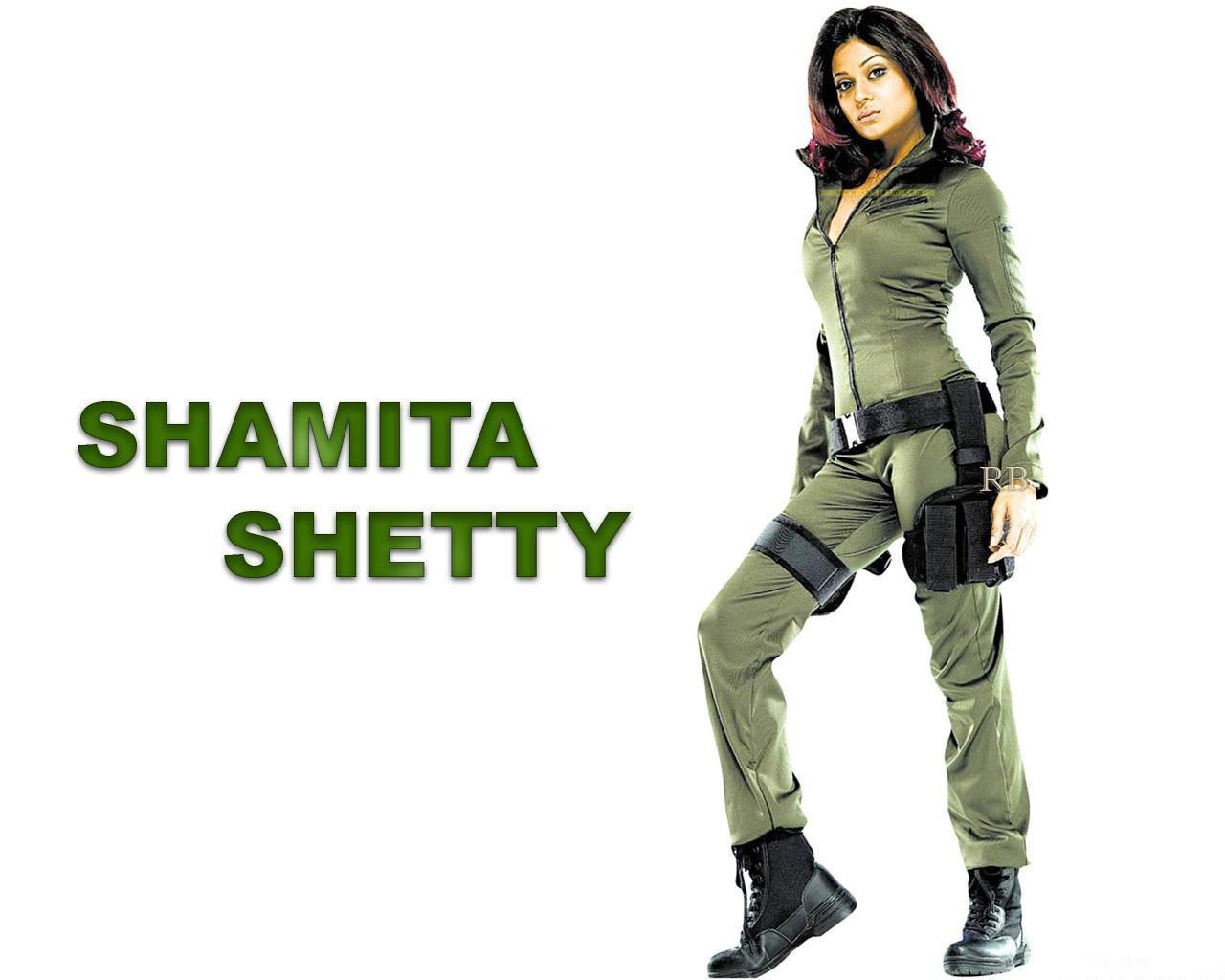 Shamita Shetty cute face