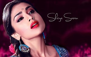 Shriya Saran sexy looks