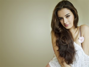 Evelyn Sharma Wallpapers