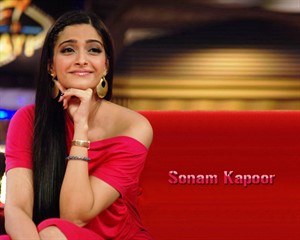 Sonam Kapoor HD Wallpapers,image,pics,picture,sonam cute face in red dress