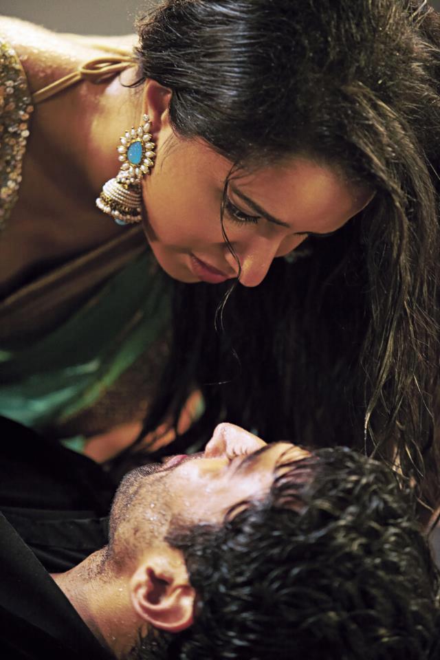 Shraddha Kapoor aditya kapoor romantic scene in aashiqui 2 kyuki tum hi ho hot scene