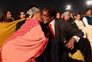 Amitabh Bachchan Jaya Bhaduri romance