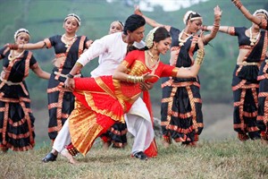 shahrukh deepika romantic scenes in chennai express