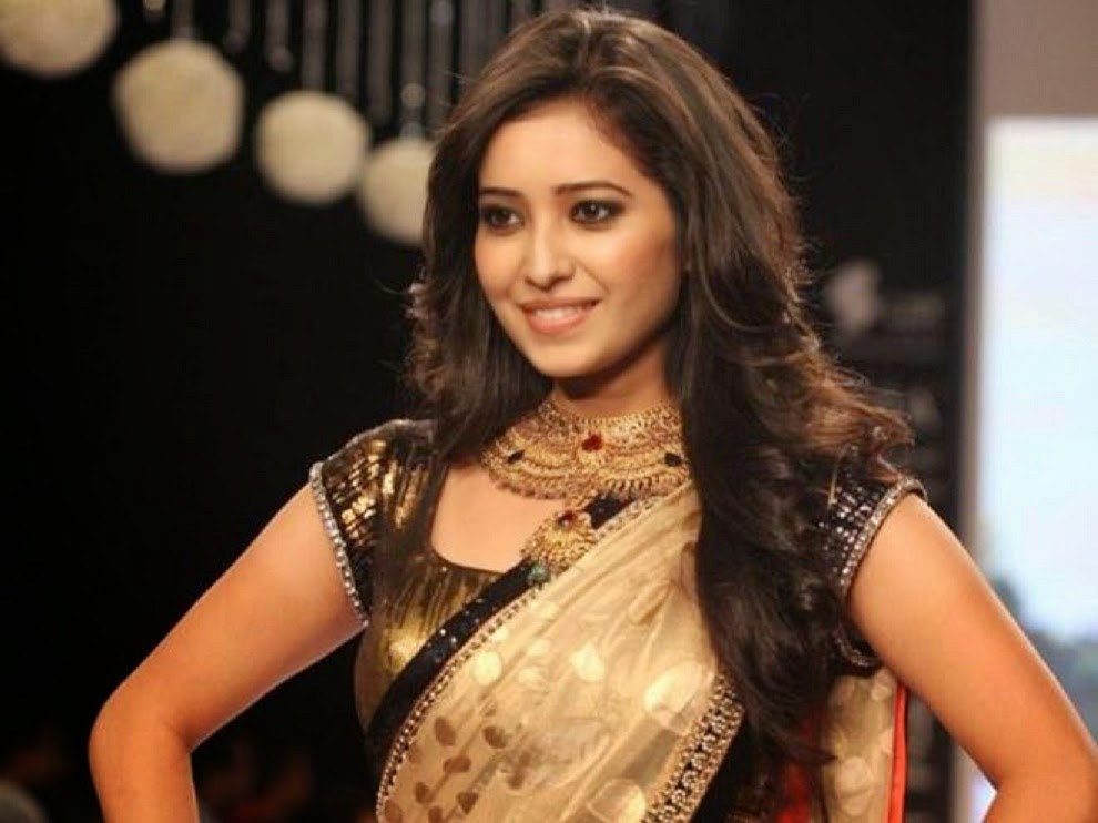 Tv Actress Asha Negi hot wallparer 