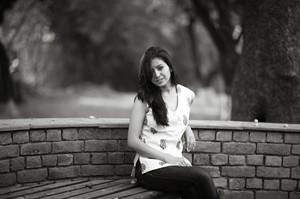 Tv Actress Asha Negi hd black in white wallparer 