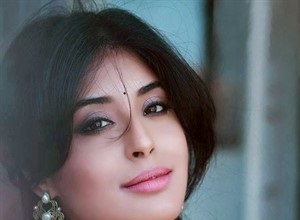 Kritika Kamra beautiful face