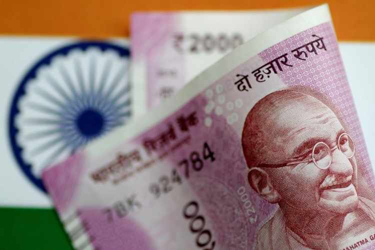 Indian expats should remit money