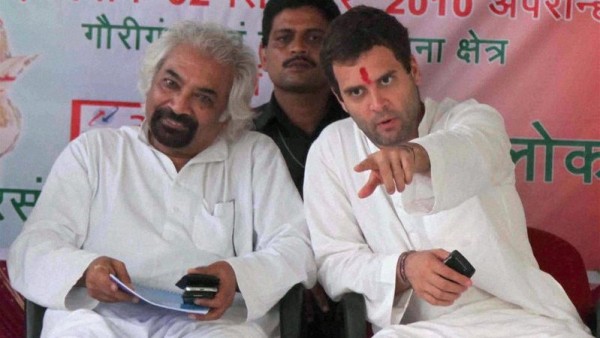 Sam Pitroda with Rahul Gandhi