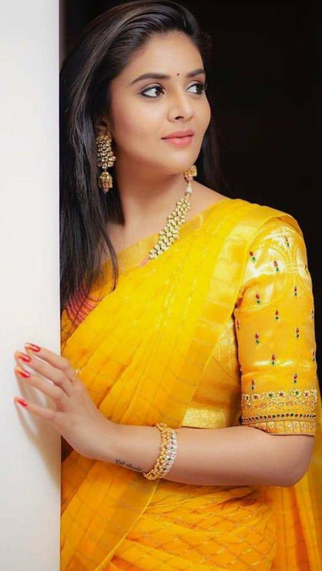 Beautiful Models in Saree