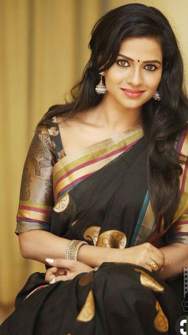 Beautiful Models in Saree