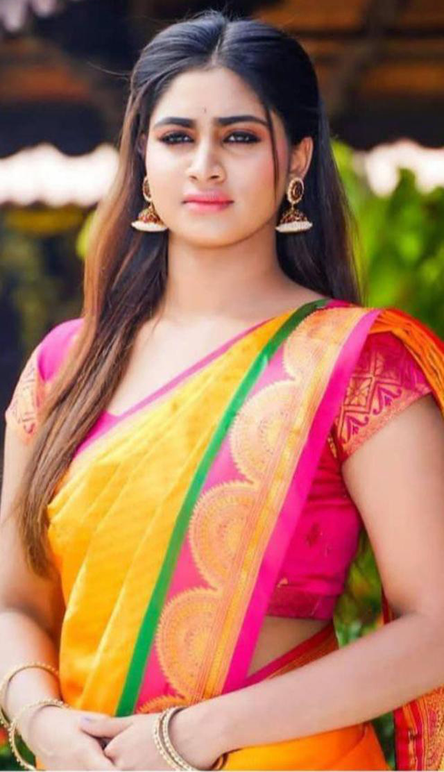 Beautiful Models in Saree