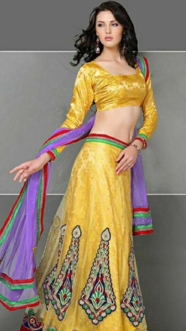 Beautiful Models in Saree