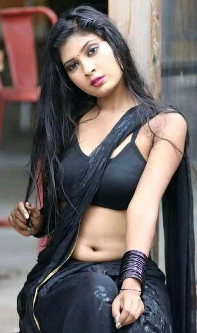 Beautiful Models in Saree