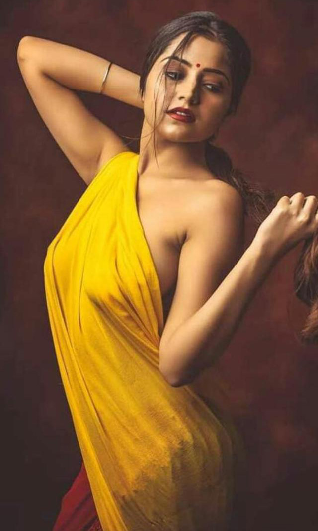 Beautiful Models in Saree