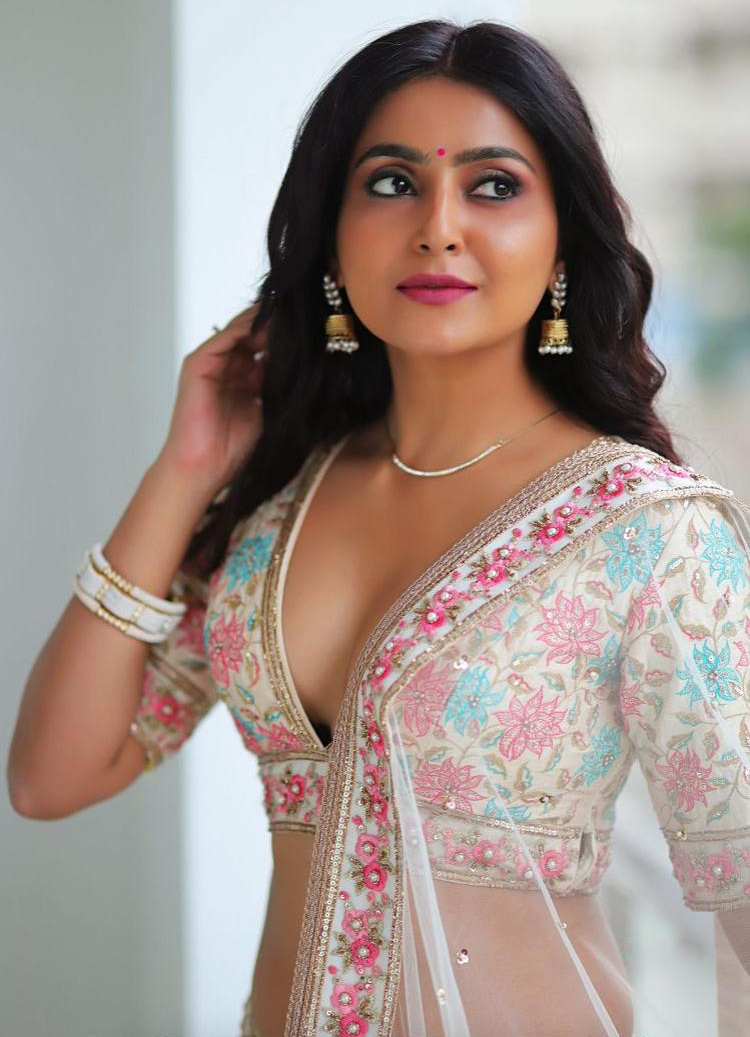 Bollywood Bridal Lehenga | Best Indian Bridal Lehenga images