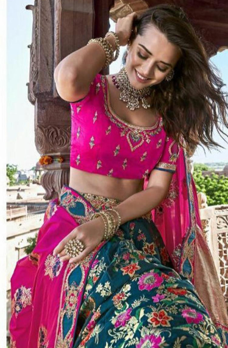 Bollywood Bridal Lehenga | Best Indian Bridal Lehenga images