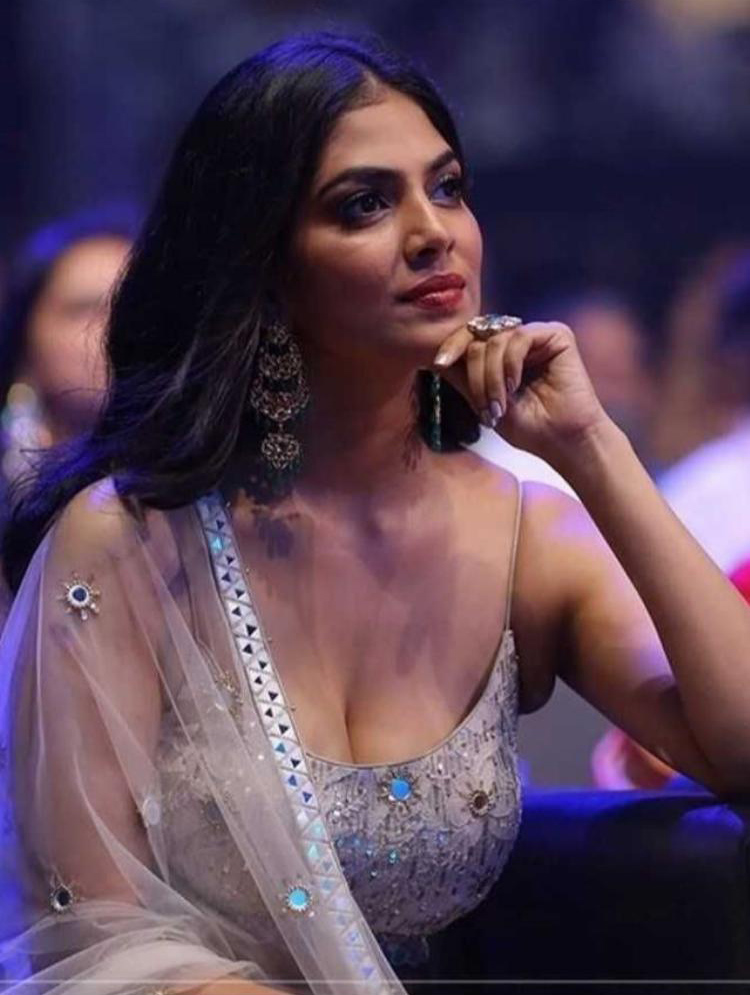 On The Couch Actresses | Bollywood Celebs On The Couch
