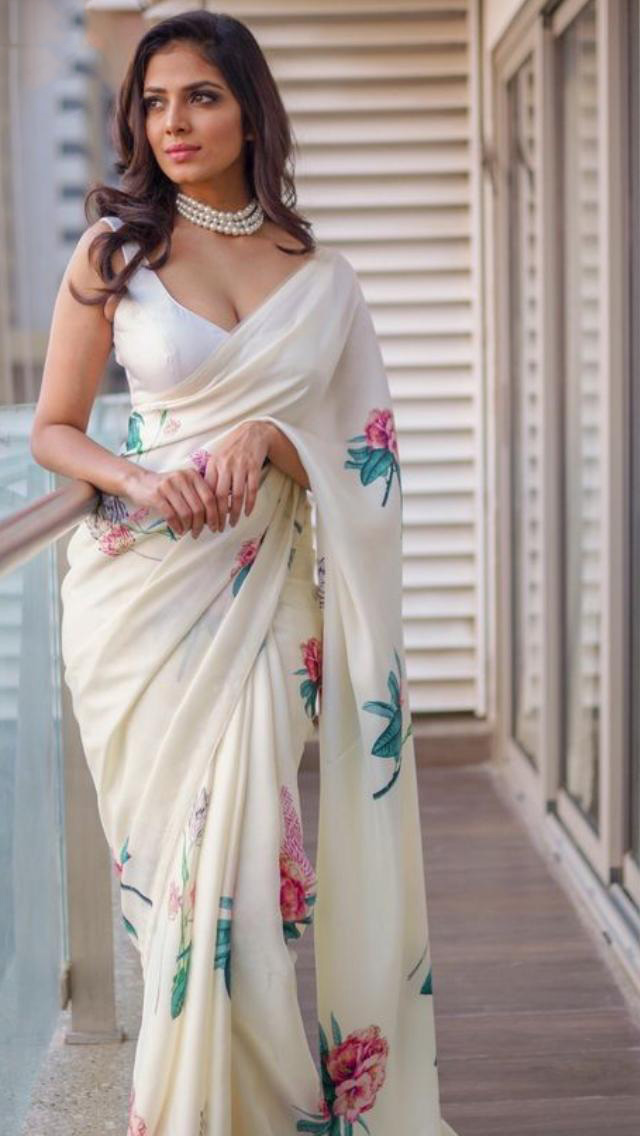 Sensuous Bollywood Actresses