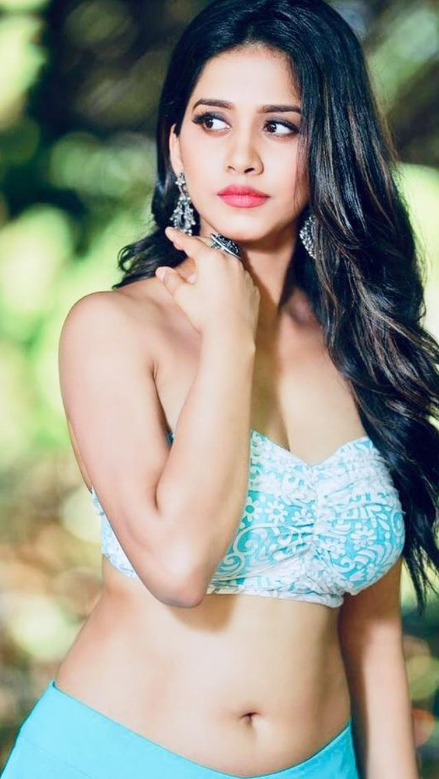 Sensuous Bollywood Actresses