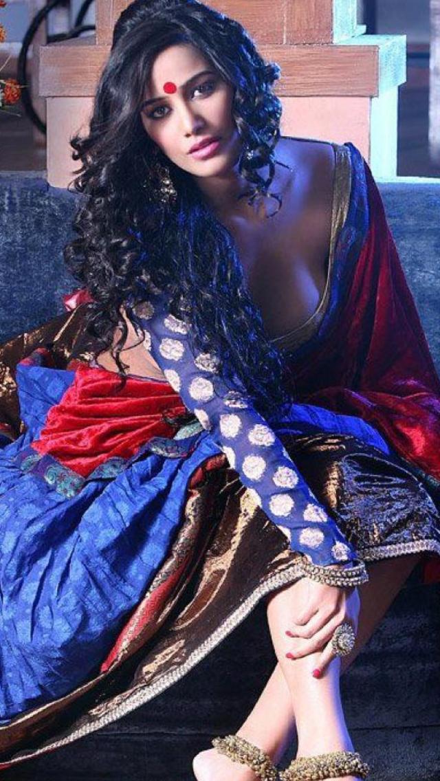 Sensuous Bollywood Models