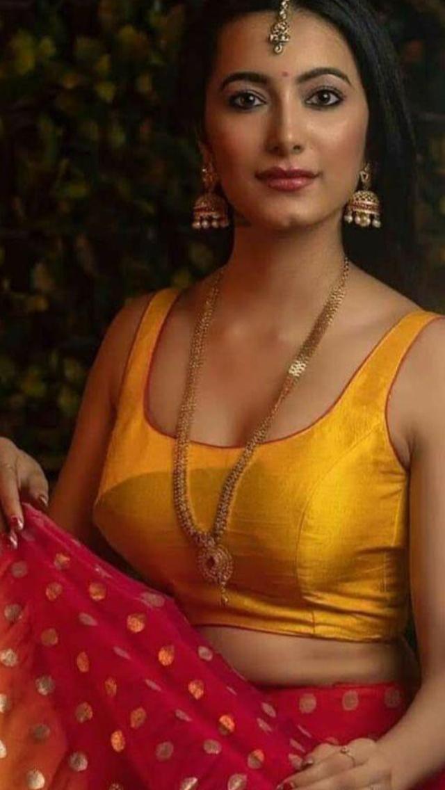 Sensuous Bollywood Models