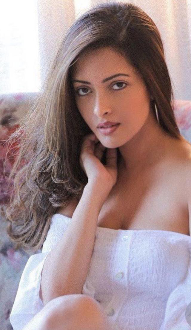 Sensuous Bollywood Models