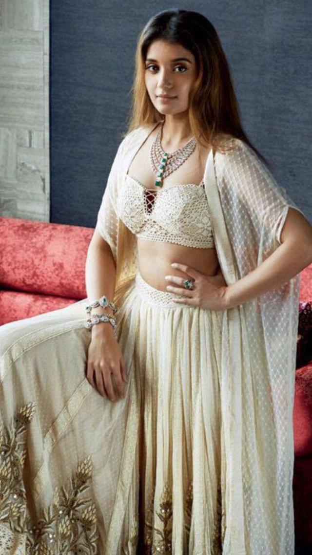 Sensuous Bollywood Models