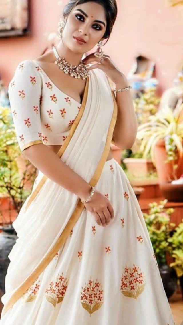Sensuous Bollywood Models