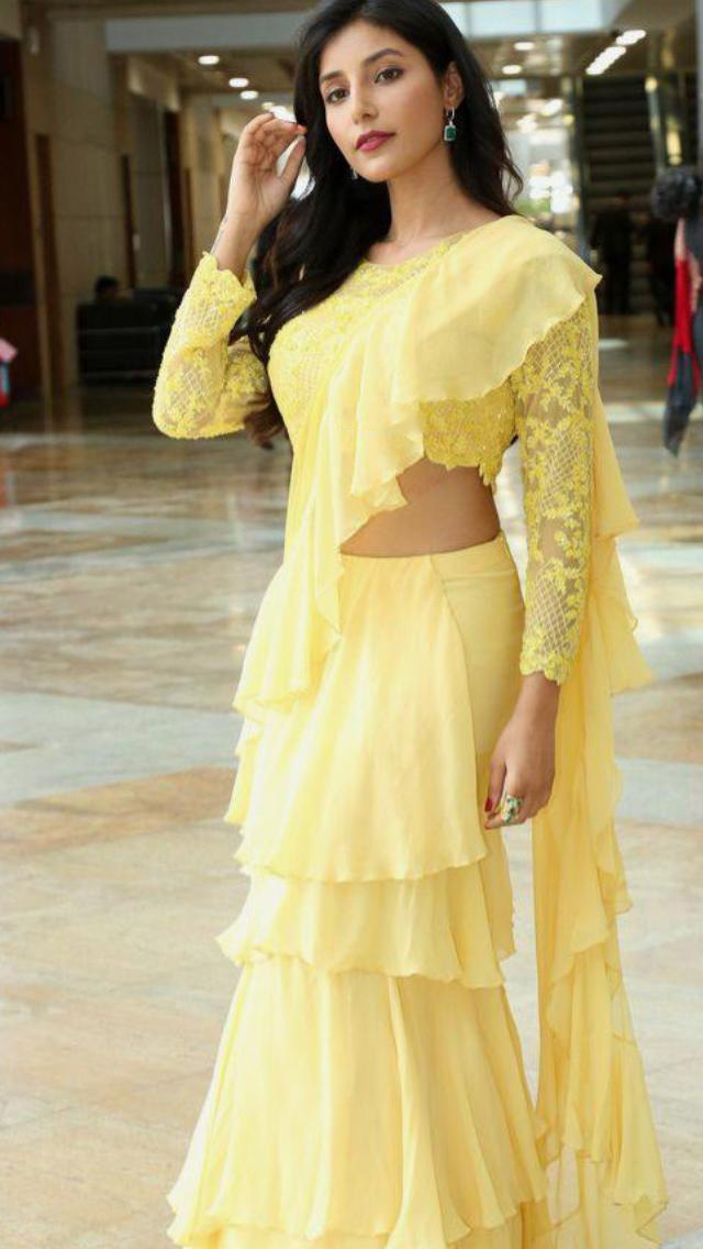 Sensuous Bollywood Models