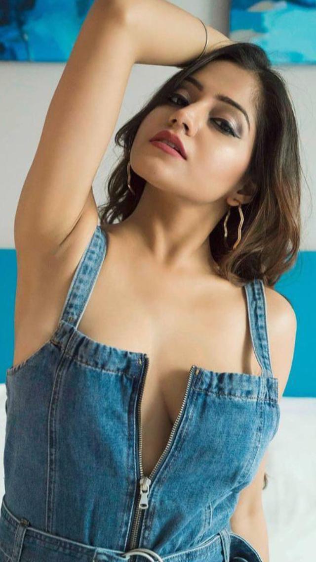 Sensuous Bollywood Models