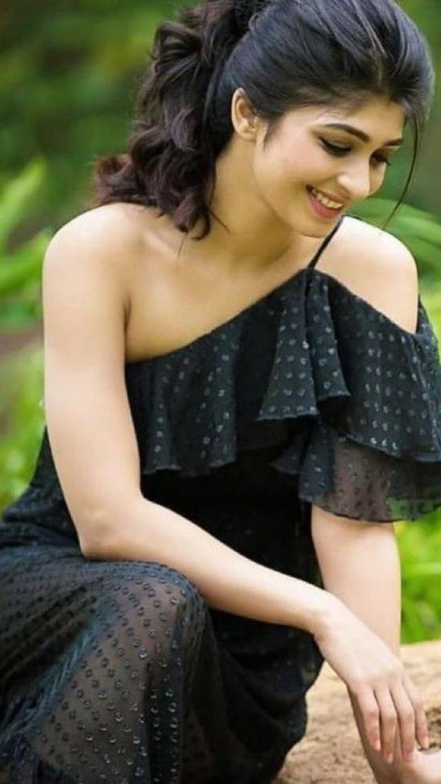Sensuous Bollywood Models