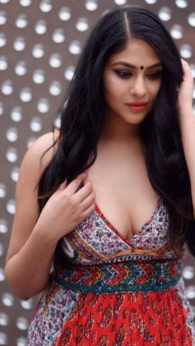 Sensuous Bollywood Models