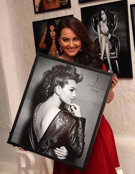 Sonakshi Sinha Blackless Photos Sonakshi Sinha Blackless Photos