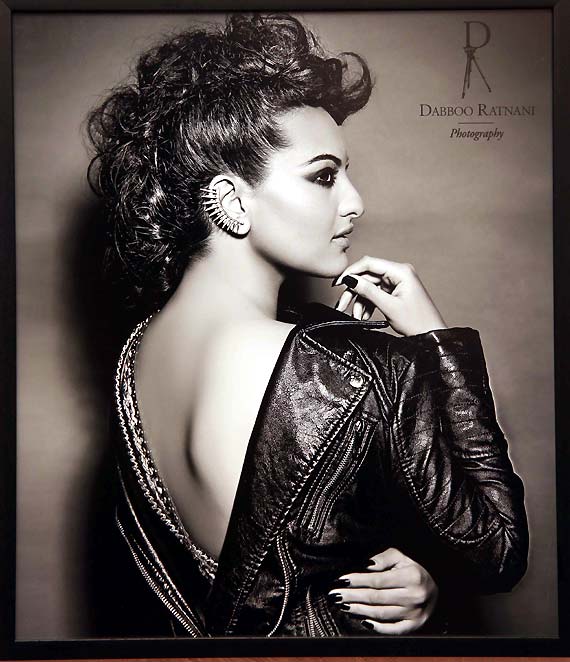 Sonakshi Sinha Blackless Photos Sonakshi Sinha Blackless Photos